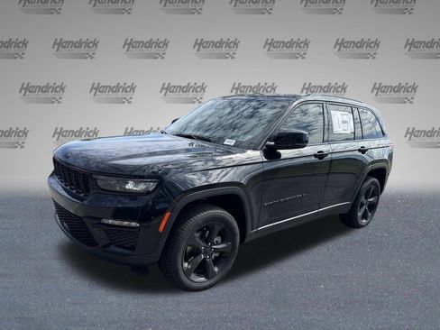 New 2025 Jeep Grand Cherokee Limited w/ Black Appearance Package image 4