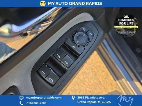 Used 2023 Chevrolet Equinox LT AWD/4WD image 11
