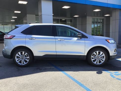 Used 2021 Ford Edge Titanium AWD/4WD image 5
