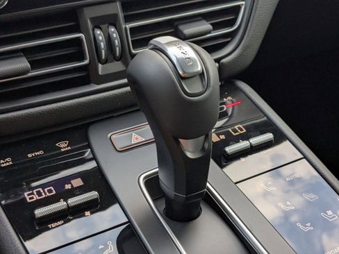 Certified 2026 Porsche Macan AWD/4WD image 20