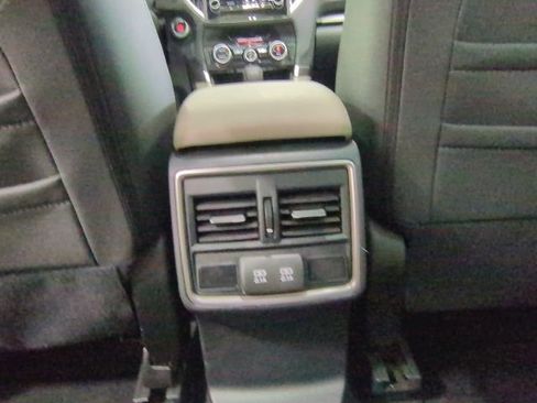 Used 2021 Subaru Forester Premium AWD/4WD image 19