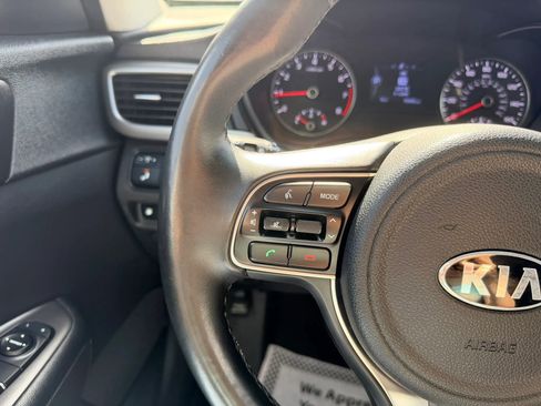 Used 2018 Kia Optima S image 14