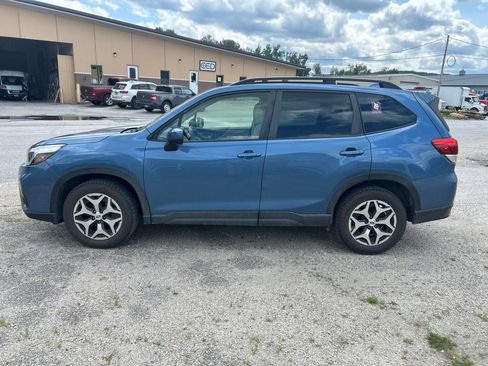 Used 2021 Subaru Forester Premium AWD/4WD image 8