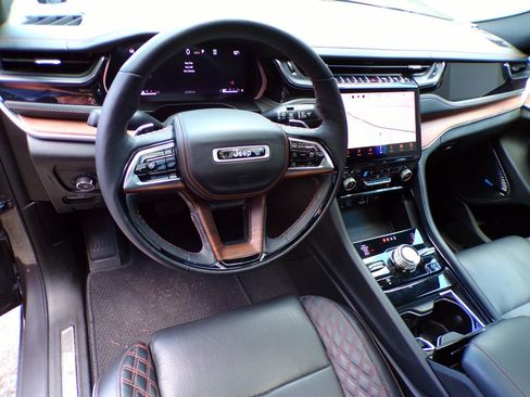Used 2023 Jeep Grand Cherokee Summit w/ Adv Protech Group IV AWD/4WD image 16