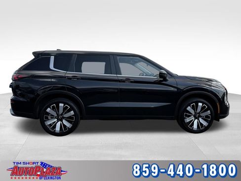 Used 2025 Mitsubishi Outlander SE AWD/4WD image 9