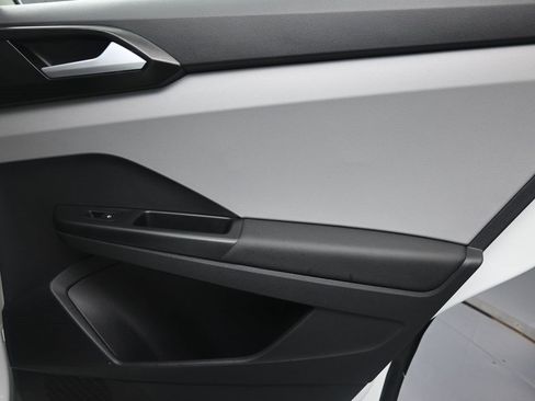 Used 2022 Volkswagen Taos S image 27