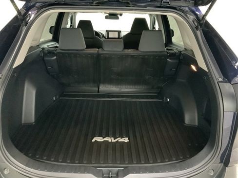 Used 2021 Toyota RAV4 XLE w/ XLE Grade Weather Package AWD/4WD image 8