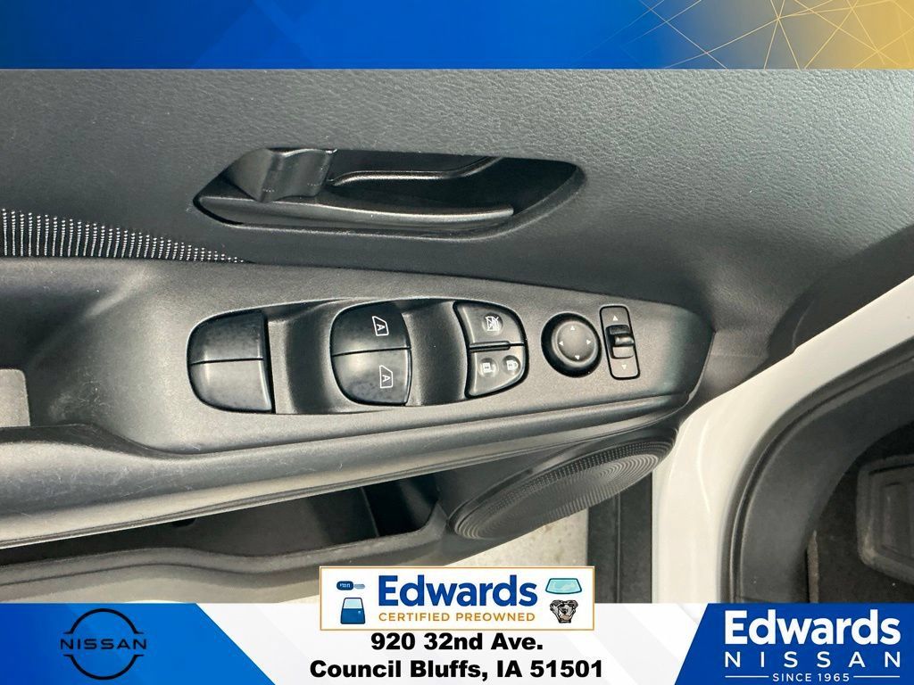 Used 2018 Nissan Kicks S FWD image 18