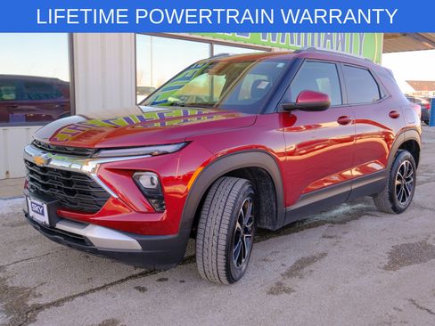 Used 2025 Chevrolet TrailBlazer LT image 1