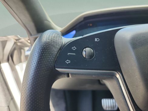 Used 2022 Tesla Model S image 12