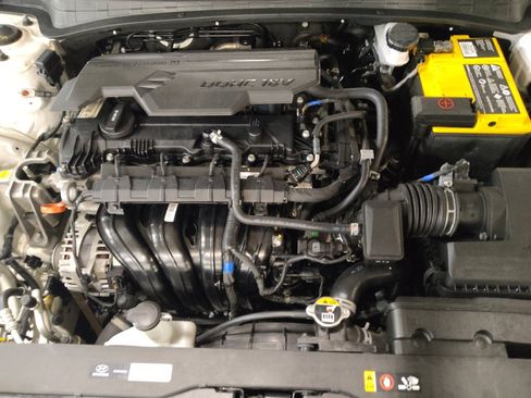 Used 2024 Hyundai Elantra SEL FWD image 30