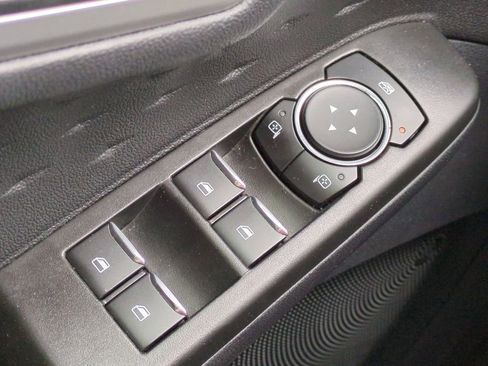 Used 2020 Ford Escape SE image 24