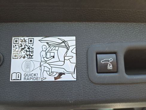 Used 2024 Toyota Sienna XLE image 10