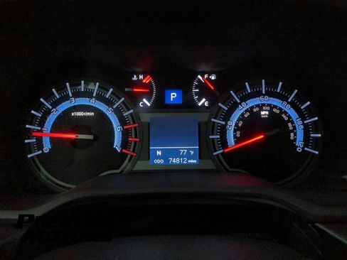 Used 2018 Toyota 4Runner Limited AWD/4WD image 18