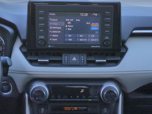 Used 2021 Toyota RAV4 XLE Premium image 17