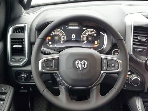 New 2026 RAM 1500 4x4 Crew Cab image 7