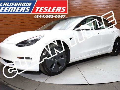 Used 2023 Tesla Model 3 Standard Range image 1