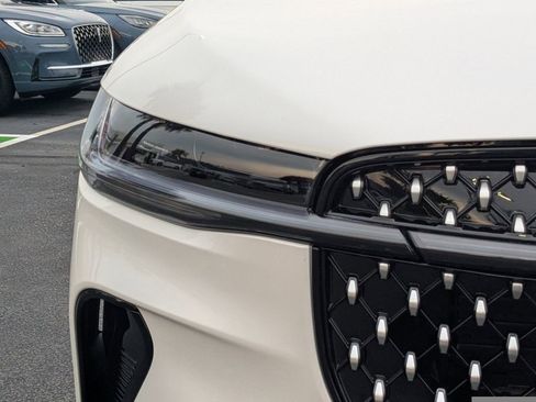 New 2026 Lincoln Nautilus Reserve AWD/4WD image 10