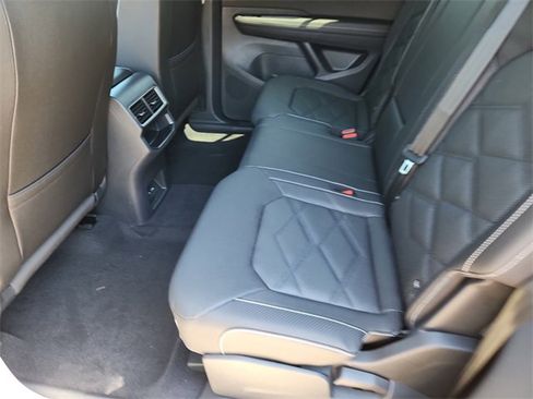 New 2026 Volkswagen Atlas Cross Sport SE image 8