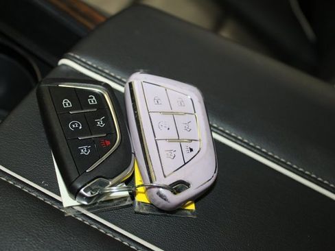 Certified 2023 Cadillac Escalade Premium Luxury image 19