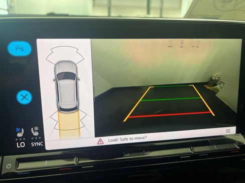 New 2026 Volkswagen Atlas Cross Sport SEL R-Line image 23