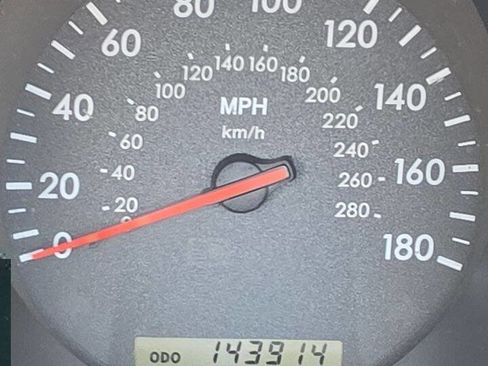 Used 2004 Lexus SC 430 Convertible image 23