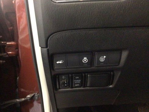 Used 2018 Nissan Armada Platinum w/ Captain Seat Package AWD/4WD image 19