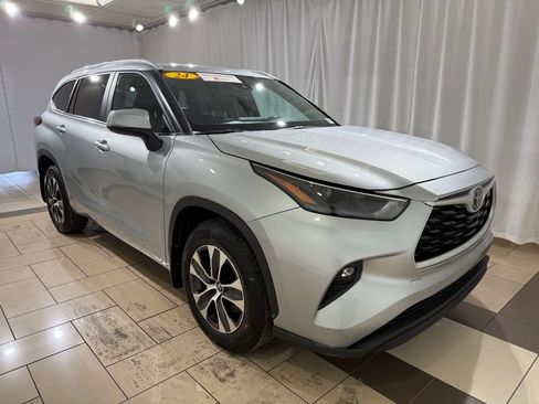 Certified 2024 Toyota Highlander XLE image 7