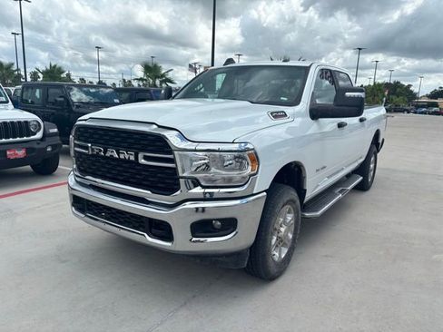 Used 2024 RAM 2500 Big Horn AWD/4WD image 3