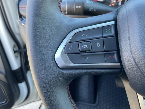 Used 2025 Jeep Compass Trailhawk w/ Trailhawk Convenience Group image 15