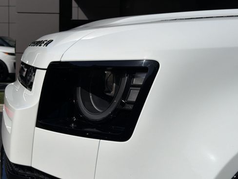 New 2026 Land Rover Defender 110 X-Dynamic SE AWD/4WD image 12