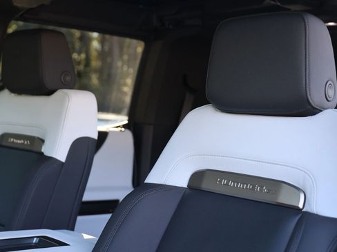 Used 2024 GMC Hummer EV 2X w/ Extreme Off-Road Package image 11