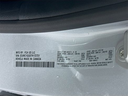 New 2026 Chrysler Pacifica Limited w/ Uconnect Theater Family Group image 19