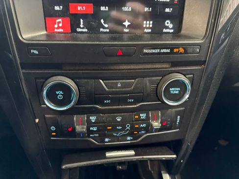 Used 2017 Ford Explorer XLT w/ Equipment Group 202A FWD image 26
