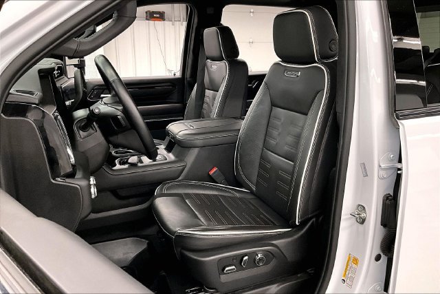 Used 2025 GMC Sierra 2500 AT4X AWD/4WD image 24