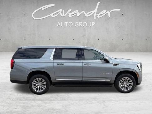 Used 2025 GMC Yukon XL Denali AWD/4WD image 17