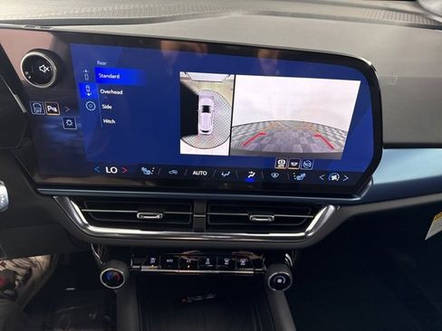 New 2026 Chevrolet Equinox EV LT image 24