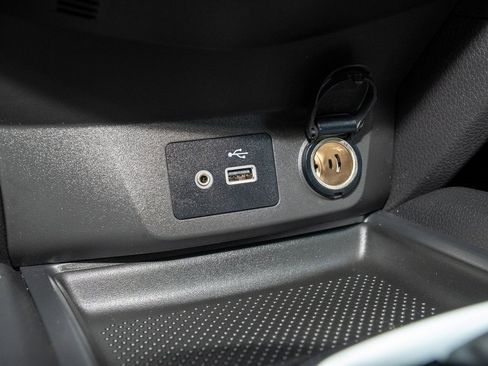 Used 2020 Nissan Rogue SV image 15