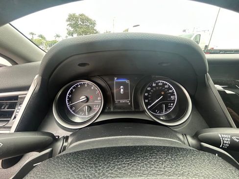 Used 2024 Toyota Camry SE image 38