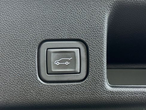 Used 2025 Chevrolet Equinox EV LT w/ Convenience Package image 30