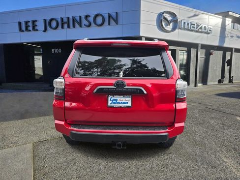 Used 2024 Toyota 4Runner TRD Off-Road Premium w/ Off Road Premium Plus Package AWD/4WD image 4