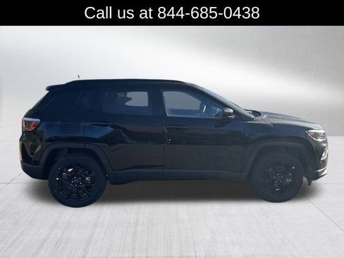New 2026 Jeep Compass Latitude image 4