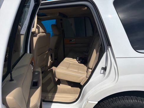 Used 2010 Lincoln Navigator 2WD image 14