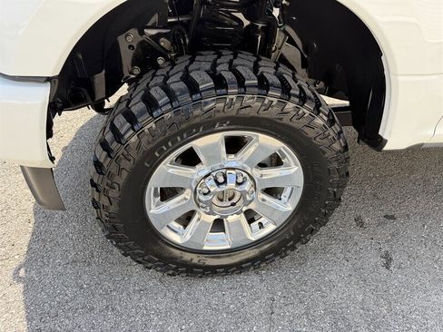 Used 2022 Ford F250 Platinum w/ FX4 Off-Road Package AWD/4WD image 15