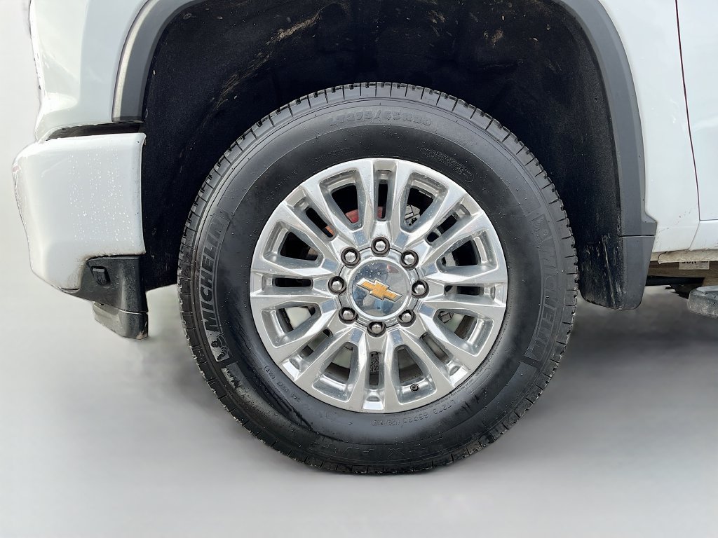 Used 2022 Chevrolet Silverado 3500 High Country w/ Z71 Off-Road Package AWD/4WD image 33