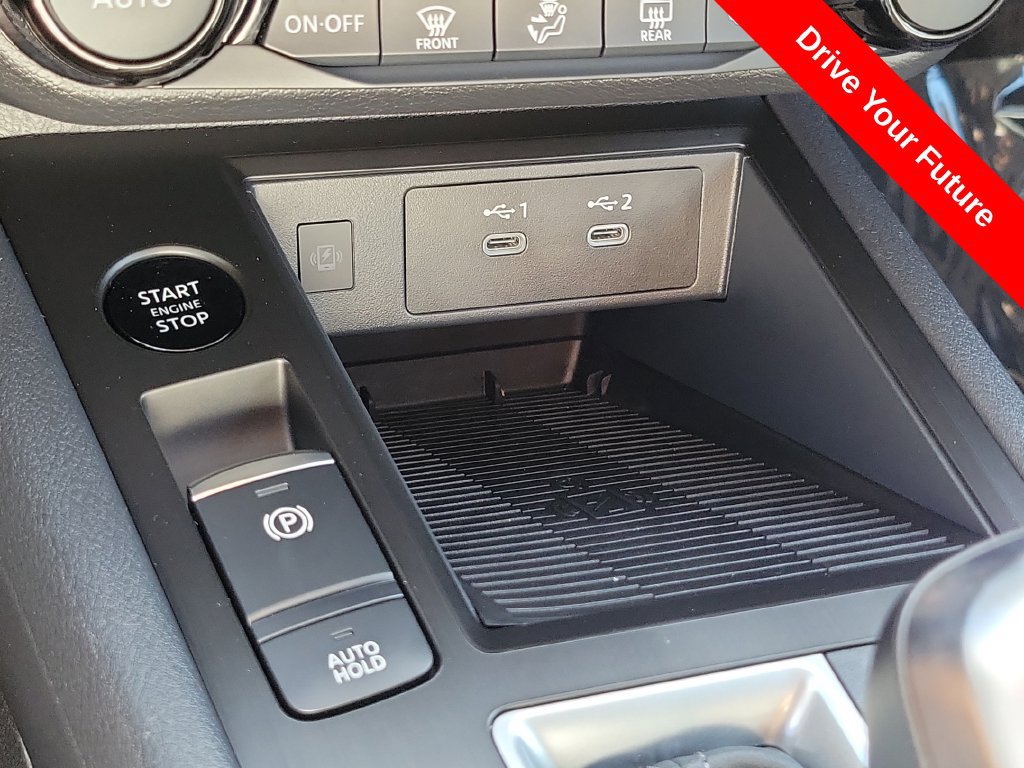 Used 2026 Nissan Kicks SV w/ SV Premium Package FWD image 14