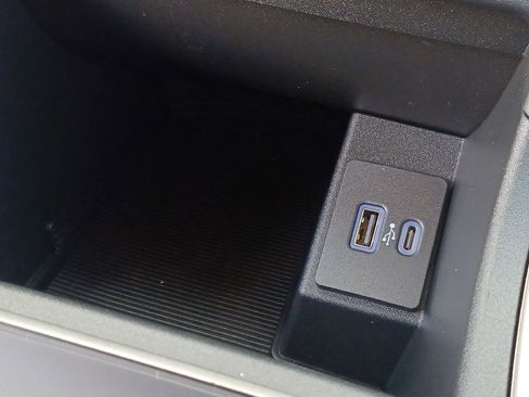 Used 2024 Ford Edge SE image 24