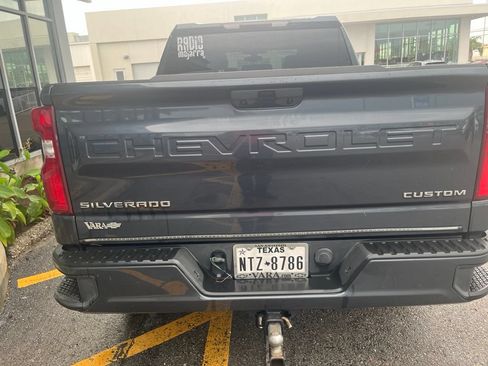 Used 2021 Chevrolet Silverado 1500 Custom RWD image 3
