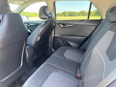 Used 2025 Kia Niro LX FWD image 21