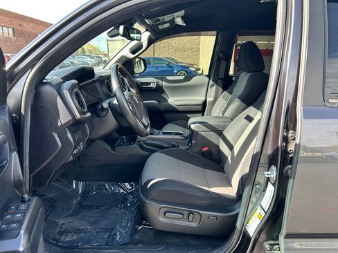 Used 2023 Toyota Tacoma TRD Off-Road image 11